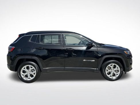Used 2024 Jeep Compass Latitude AWD/4WD image 42
