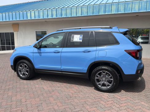 Used 2024 Honda Passport TrailSport image 3