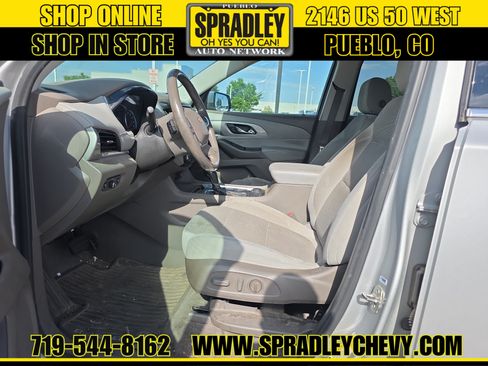 Used 2020 Chevrolet Traverse LT w/ Driver Confidence II Package AWD/4WD image 6