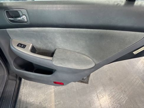 Used 2004 Honda Accord EX image 20
