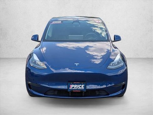 Used 2024 Tesla Model Y Long Range AWD/4WD image 2