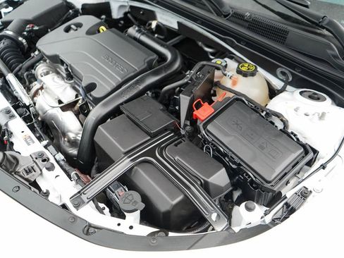 Used 2022 Chevrolet Malibu LS FWD image 35