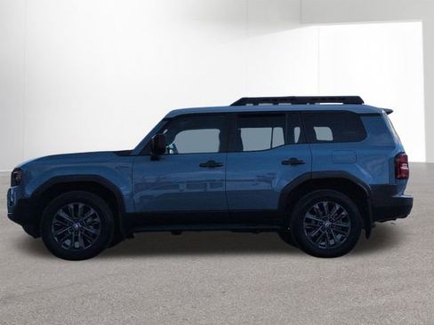 Certified 2025 Toyota Land Cruiser image 10