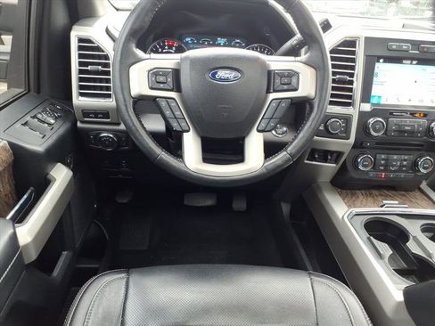 Used 2017 Ford F250 Lariat w/ Lariat Ultimate Package image 5