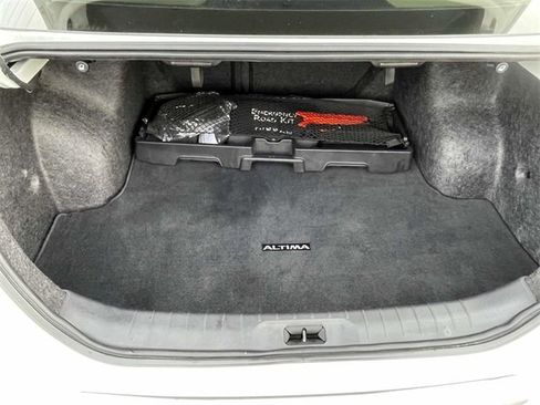 Used 2023 Nissan Altima 2.5 SR w/ SR Premium Package image 9