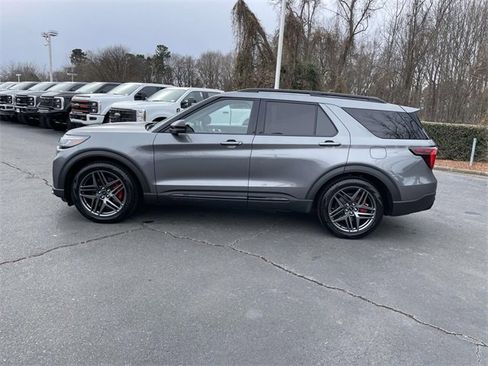 Used 2025 Ford Explorer ST w/ Sun And Sound Package image 33