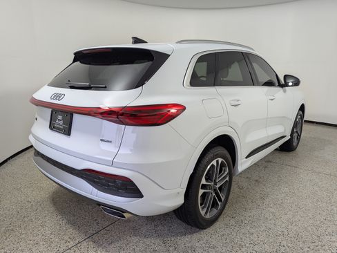 Used 2025 Audi Q5 Premium AWD/4WD image 7