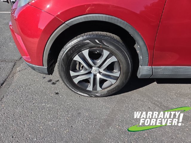 Used 2018 Toyota RAV4 LE w/ Carpet Mat Package FWD image 18