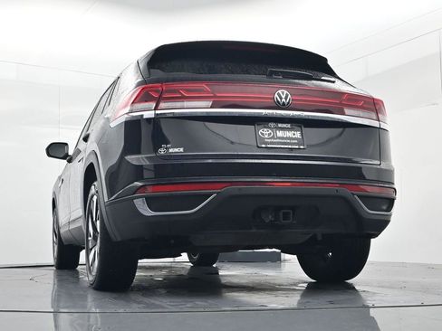 Used 2024 Volkswagen Atlas Cross Sport SE FWD image 49