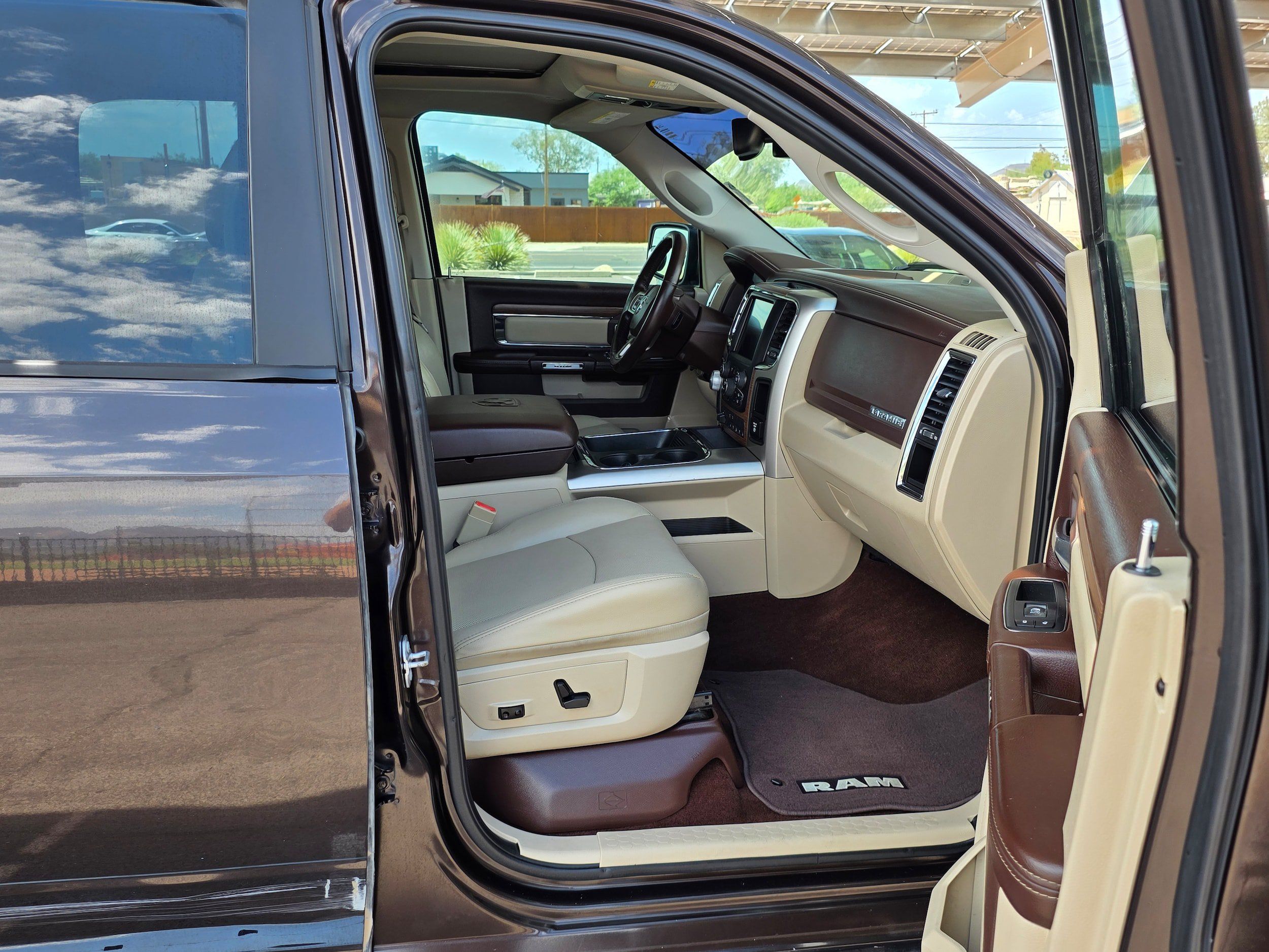 Used 2017 RAM 1500 Laramie w/ Convenience Group RWD image 28