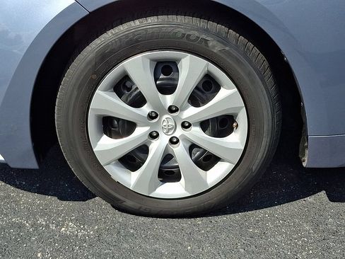 Used 2025 Toyota Corolla LE FWD image 8