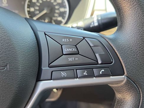 Used 2025 Nissan Altima 2.5 SV FWD image 23