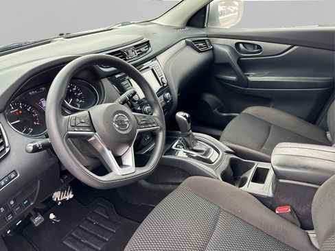 Used 2021 Nissan Rogue Sport S image 9