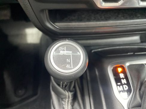 Used 2020 Jeep Wrangler Unlimited Sahara AWD/4WD image 28