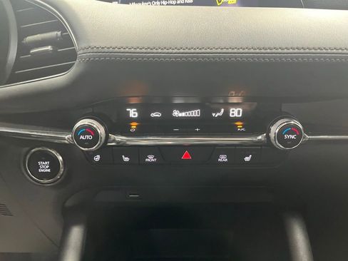 Used 2021 MAZDA MAZDA3 Premium Plus image 16