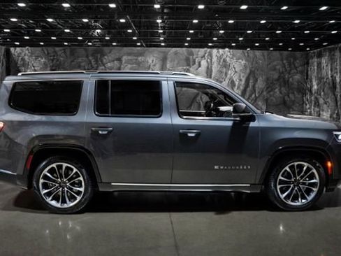 Used 2024 Jeep Wagoneer Series III w/ Premium Group I image 21