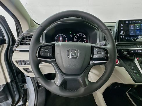 Used 2025 Honda Odyssey EX-L image 8