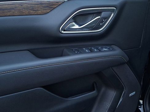 Used 2024 Chevrolet Suburban Premier w/ Premium Package image 13