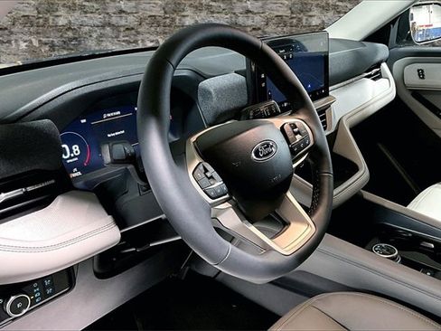 New 2026 Ford Explorer Active w/ Active Comfort Package image 7