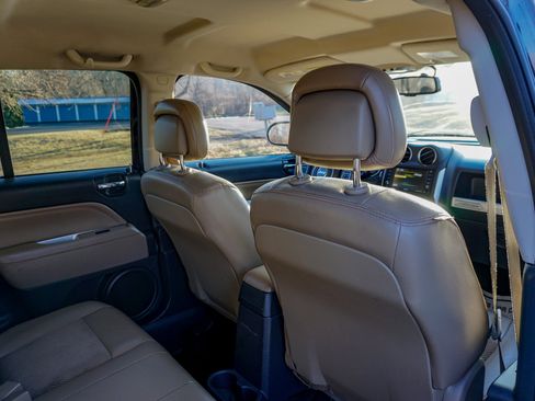 Used 2014 Jeep Compass Latitude image 21