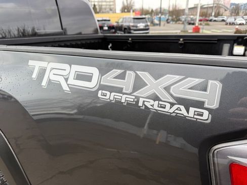 Certified 2022 Toyota Tacoma TRD Off-Road image 5