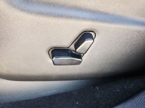 Used 2019 Jeep Grand Cherokee Altitude RWD image 20