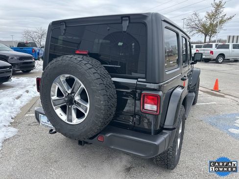 Used 2021 Jeep Wrangler Unlimited Sahara image 24