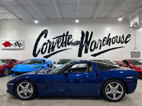 Used 2007 Chevrolet Corvette Coupe w/ Preferred Equipment Group RWD image 2