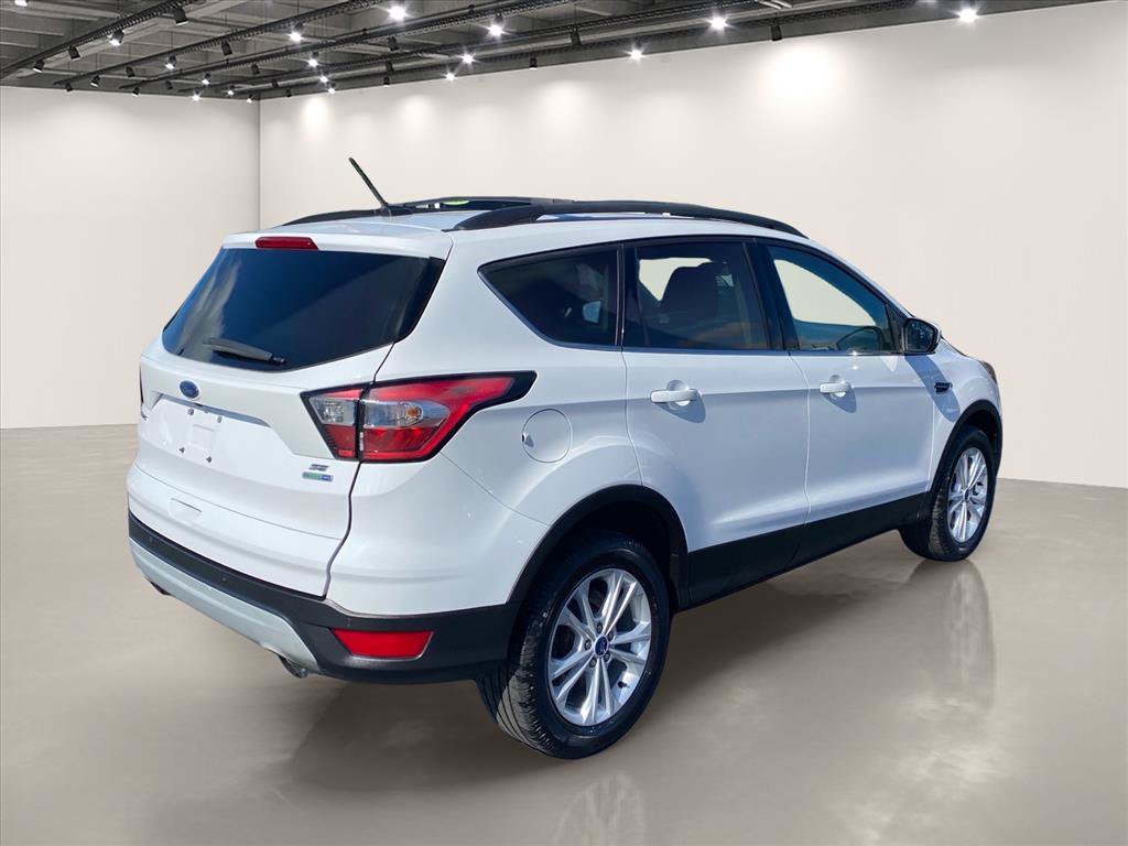 Used 2017 Ford Escape SE w/ Equipment Group 201A AWD/4WD image 7