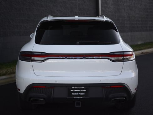 Certified 2025 Porsche Macan image 6