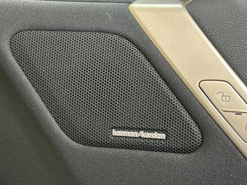 Used 2023 BMW iX xDrive50 w/ Sport Package image 21