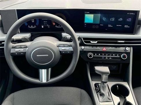 Certified 2025 Hyundai Sonata SE image 17