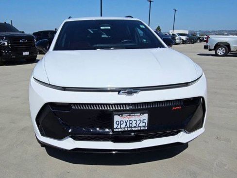Used 2024 Chevrolet Equinox EV RS FWD image 3