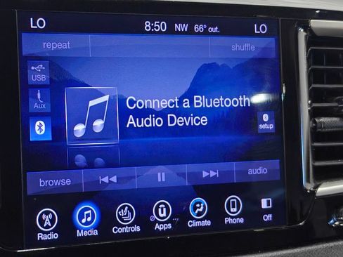 Used 2017 Chrysler Pacifica Touring-L FWD image 37
