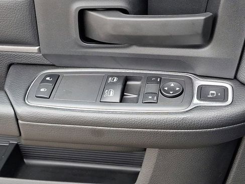 Used 2024 RAM 2500 Tradesman w/ Chrome Appearance Group image 21