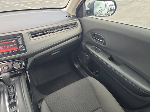 Used 2022 Honda HR-V LX image 12