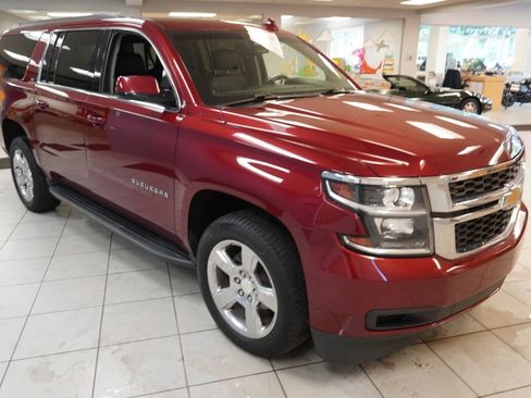 Used 2018 Chevrolet Suburban LT AWD/4WD image 15