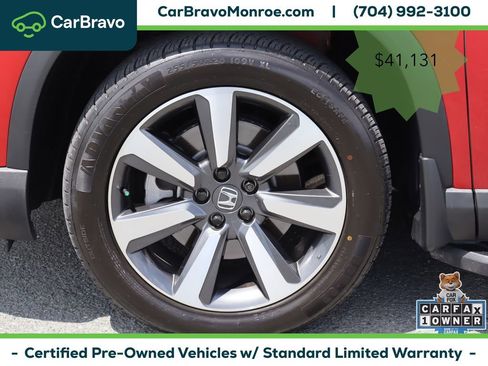 Used 2024 Honda Pilot Touring image 11