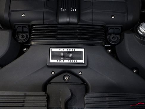 Used 2018 Bentley Bentayga image 35