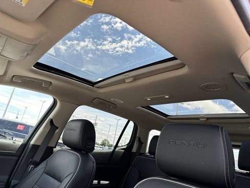 Used 2019 GMC Acadia Denali w/ Technology Package AWD/4WD image 18