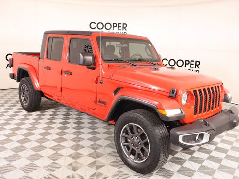 Used 2023 Jeep Gladiator Sport AWD/4WD image 1