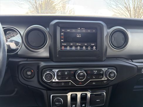 Certified 2021 Jeep Wrangler Sport AWD/4WD image 22