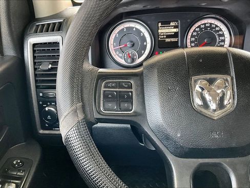 Used 2017 RAM 1500 Express AWD/4WD image 11