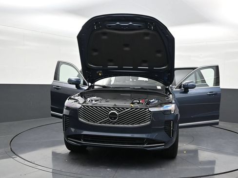 Used 2026 Volvo XC90 B6 Plus w/ Protection Package Premier AWD/4WD image 34