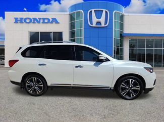 Used 2018 Nissan Pathfinder Platinum FWD video 2