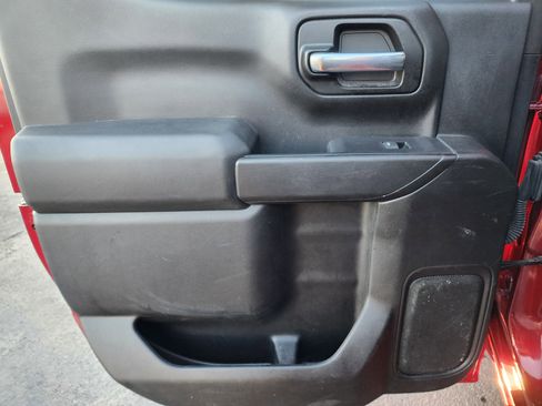 Used 2020 Chevrolet Silverado 1500 Custom w/ Custom Value Package image 17