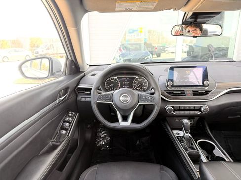 Used 2023 Nissan Altima 2.5 SV FWD image 37