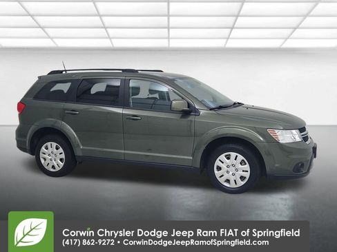 Used 2019 Dodge Journey SE image 1