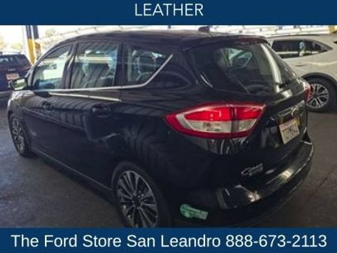 Used 2017 Ford C-MAX Energi Titanium FWD image 5
