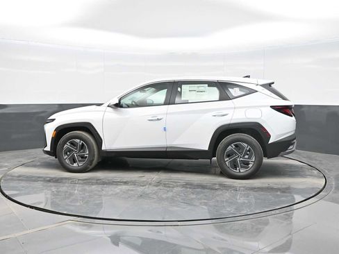 New 2026 Hyundai Tucson Blue SE image 4